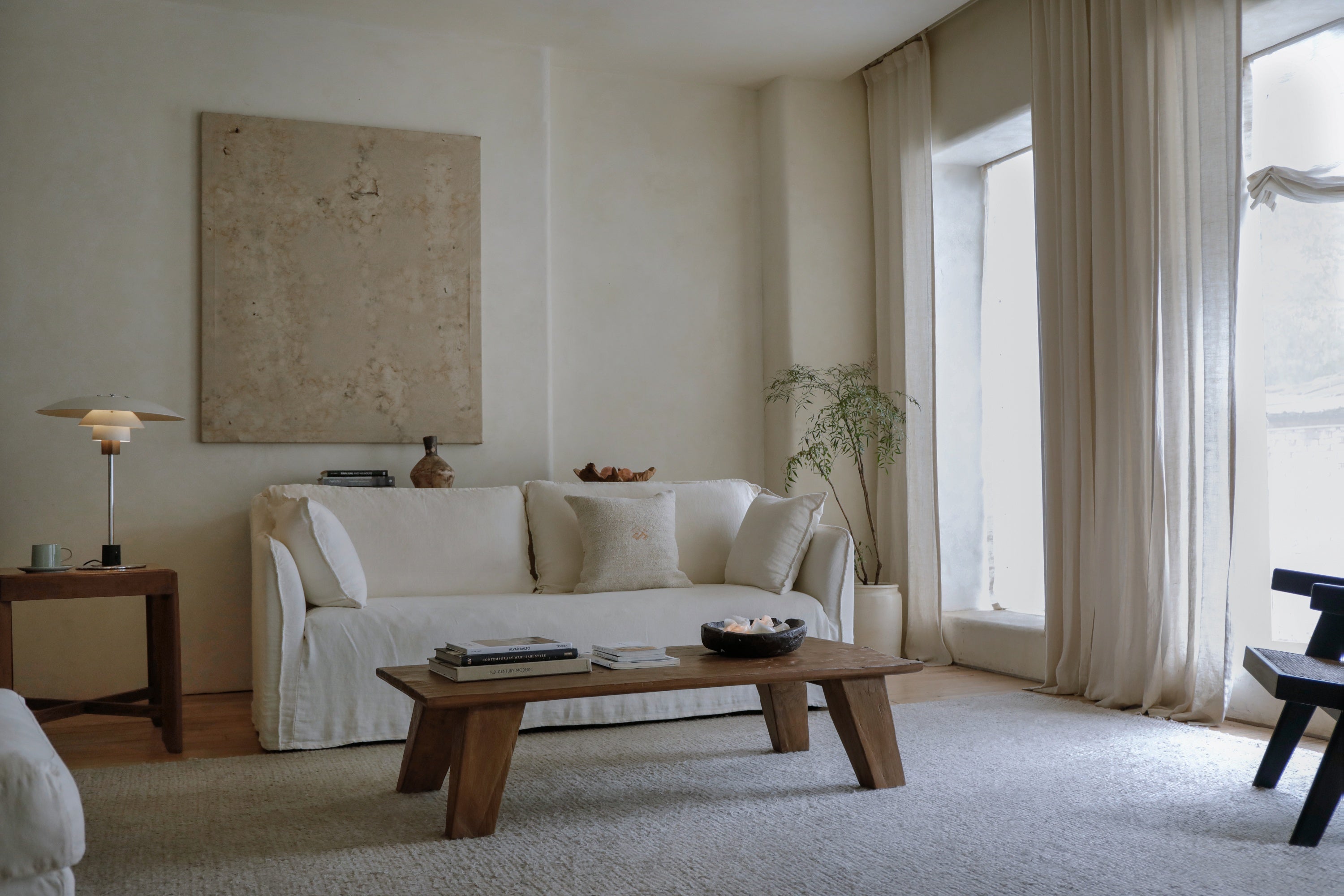 How to Choose Furniture That Ages Beautifully Over Time