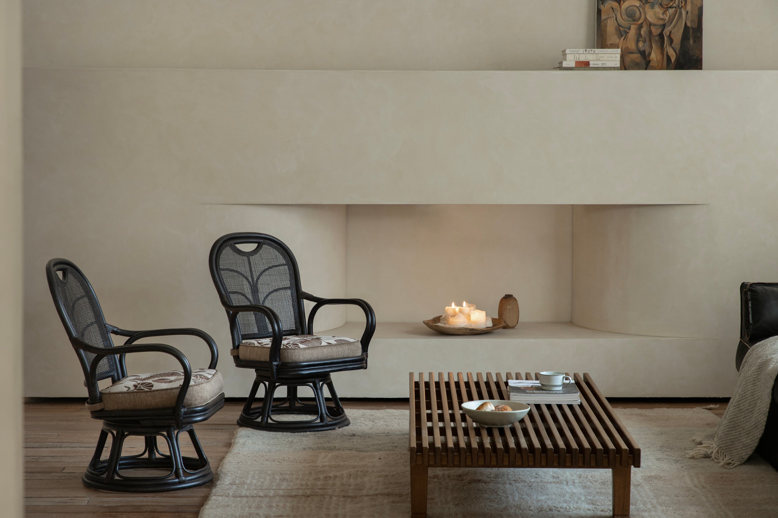 Swivel Armchair vs Stationary Armchair: Which Is Better for Everyday Living?