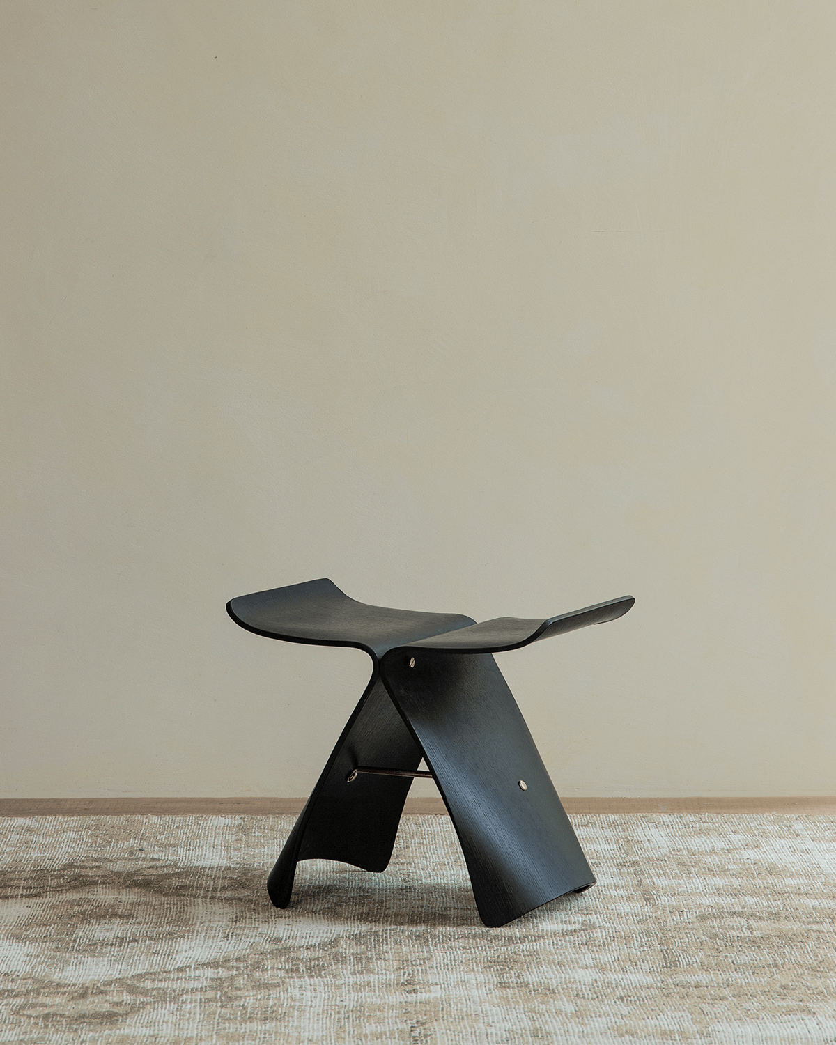 Carbonized Black Butterfly Stool, modern design, solid wood bending construction, classic modern furniture