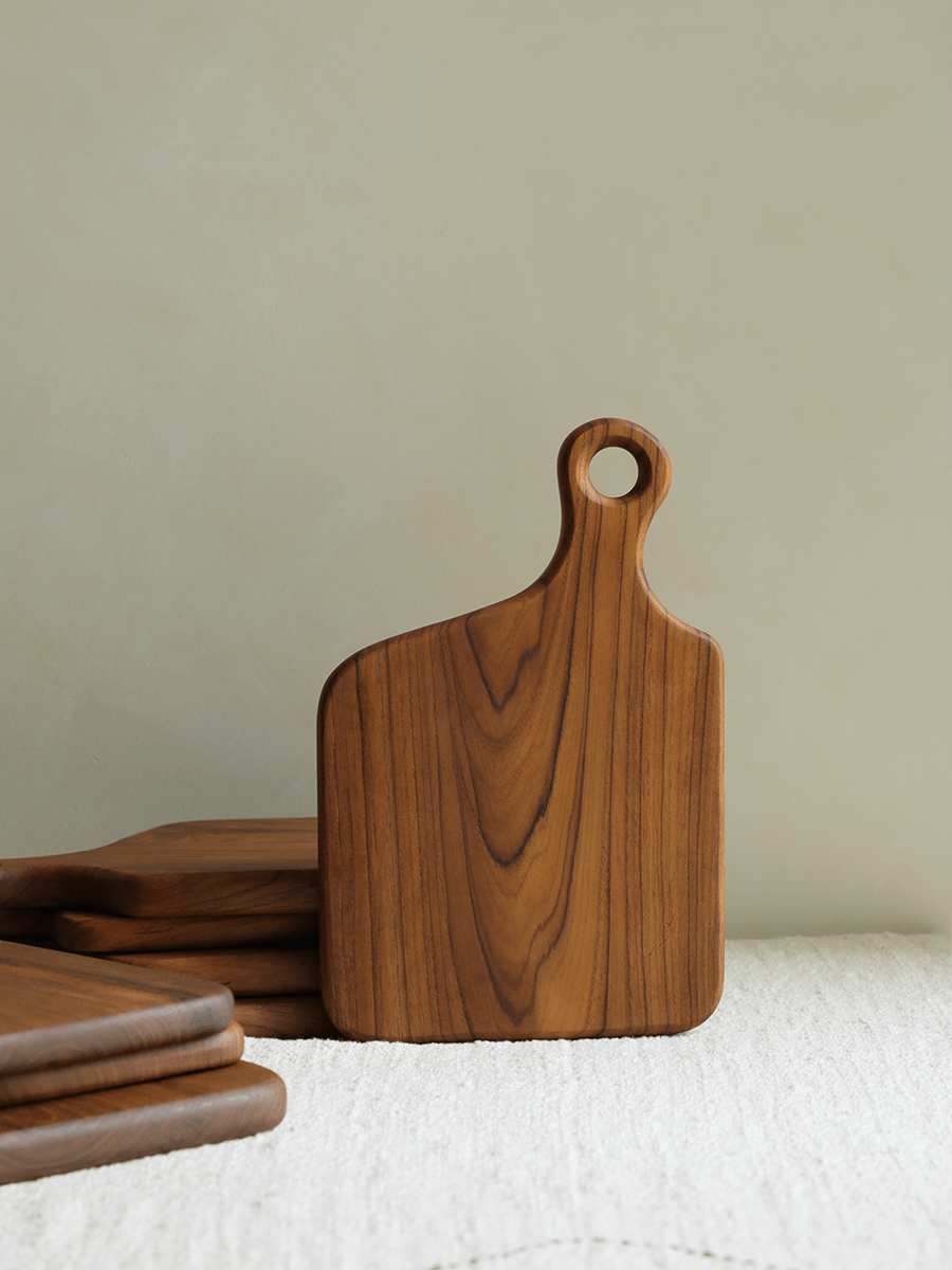 Wooden cutting board with handle, natural wood grain