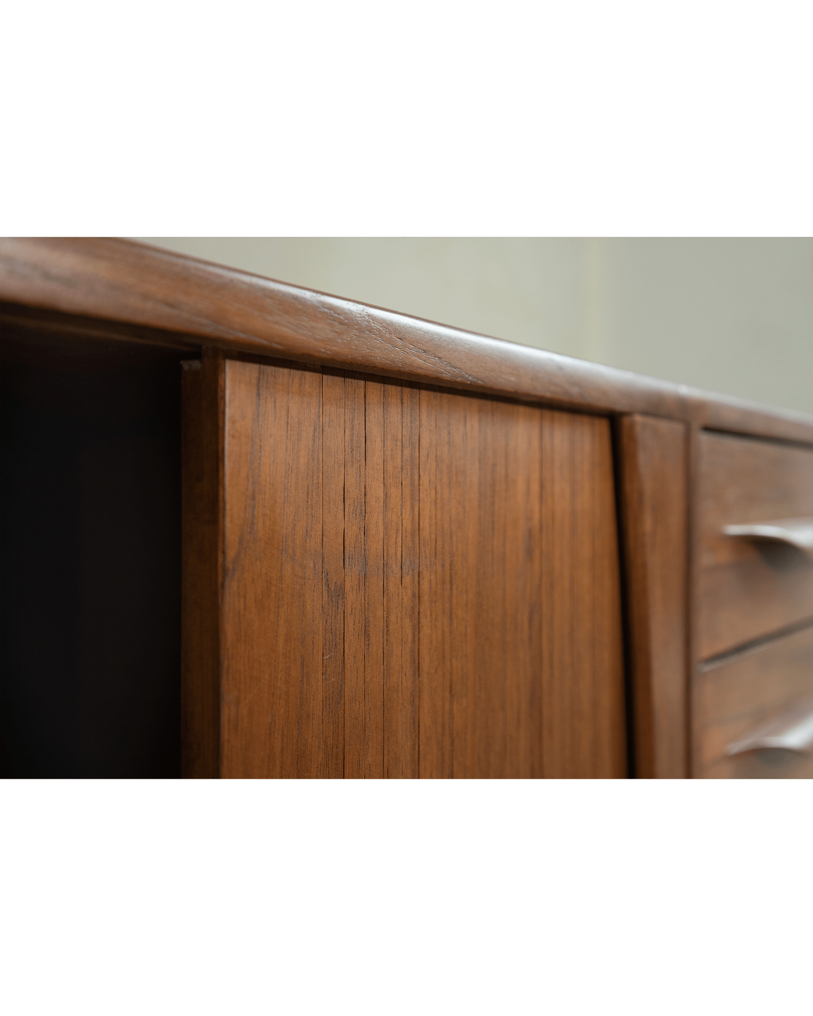 NO.424 Venice Sideboard - ZM Home