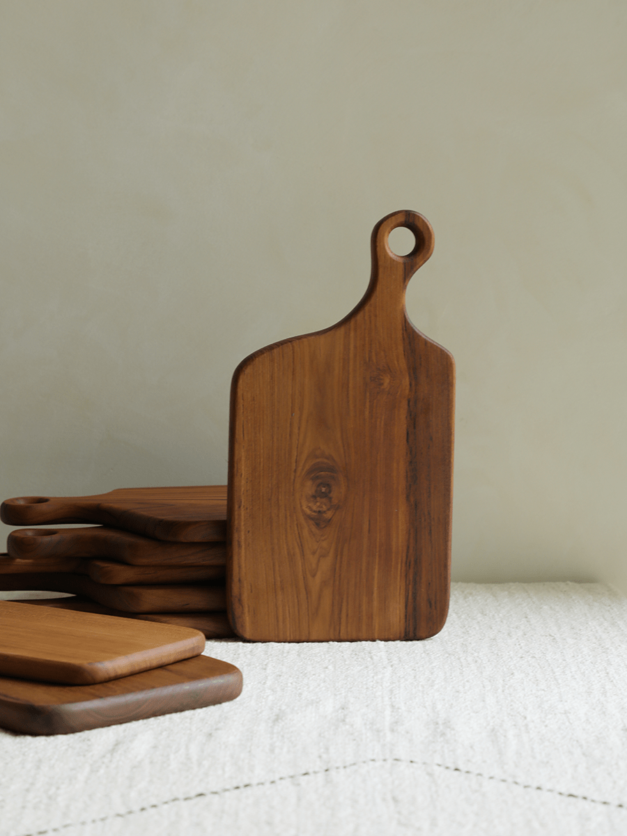 Wooden cutting boards with handle, natural wood grain, kitchenware for sale