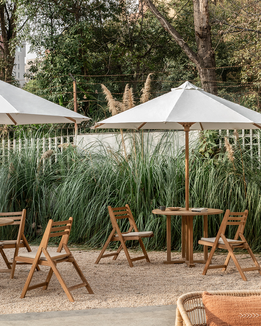 Lambda Outdoor Folding Chair - ZM Home