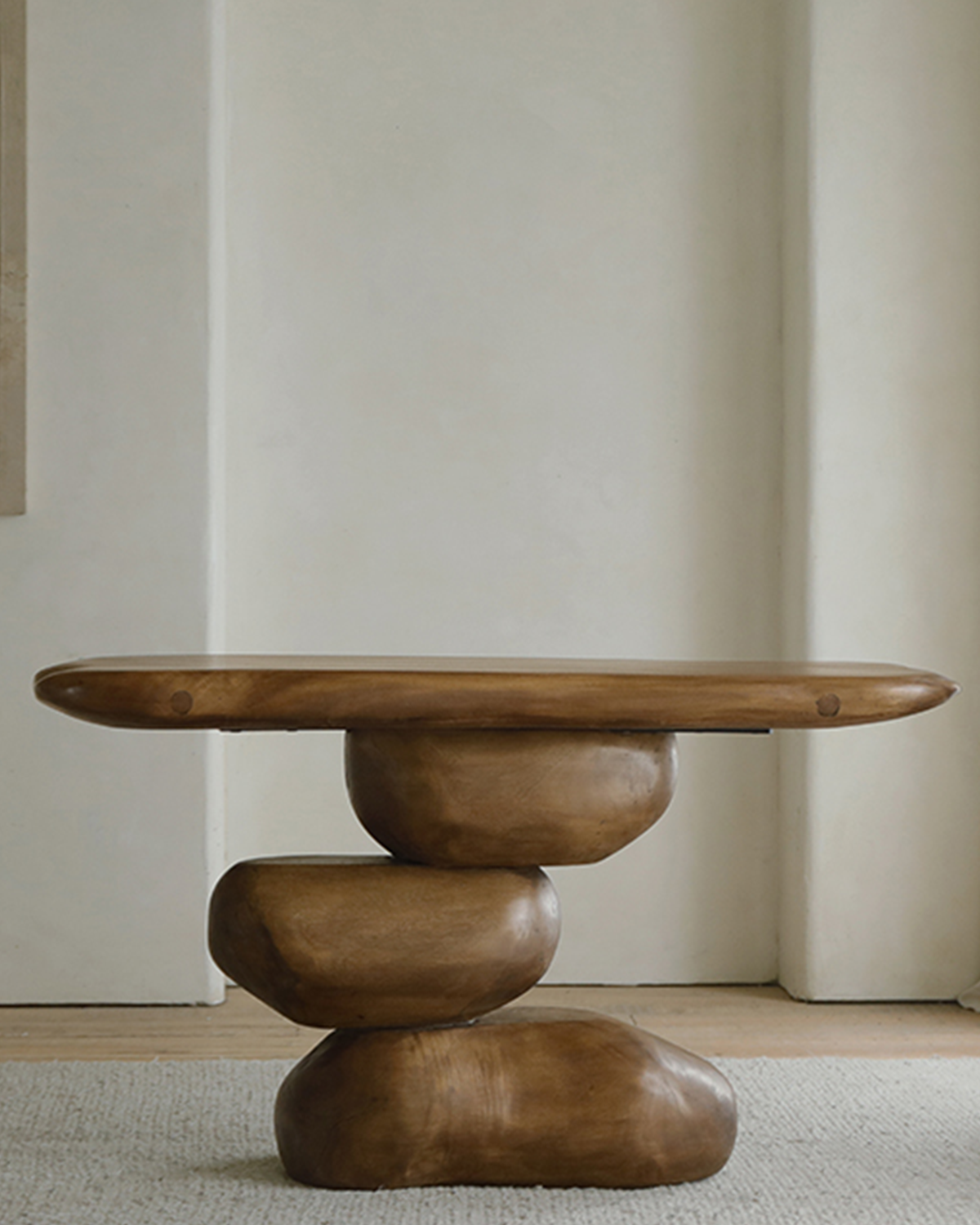 Mesa Console Table made of Samanea saman wood. Modern design, natural finish, fits in living room.