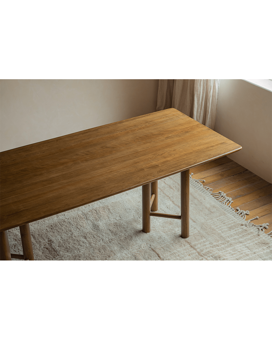 Columna Table dining table with six cherry wood column legs