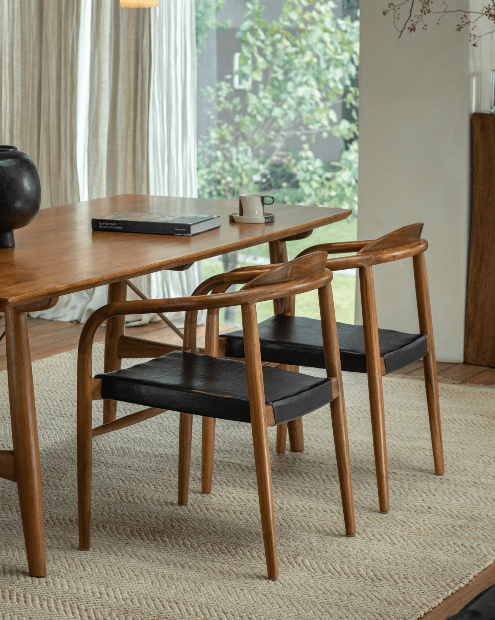 Crescent Leather Chair - ZM Home