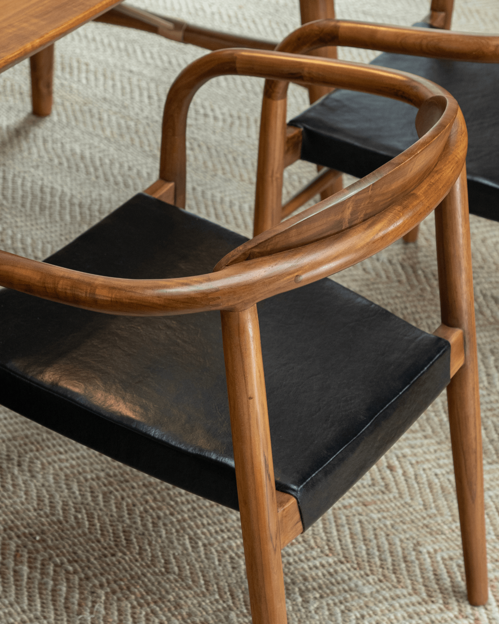 Crescent Leather Chair - ZM Home