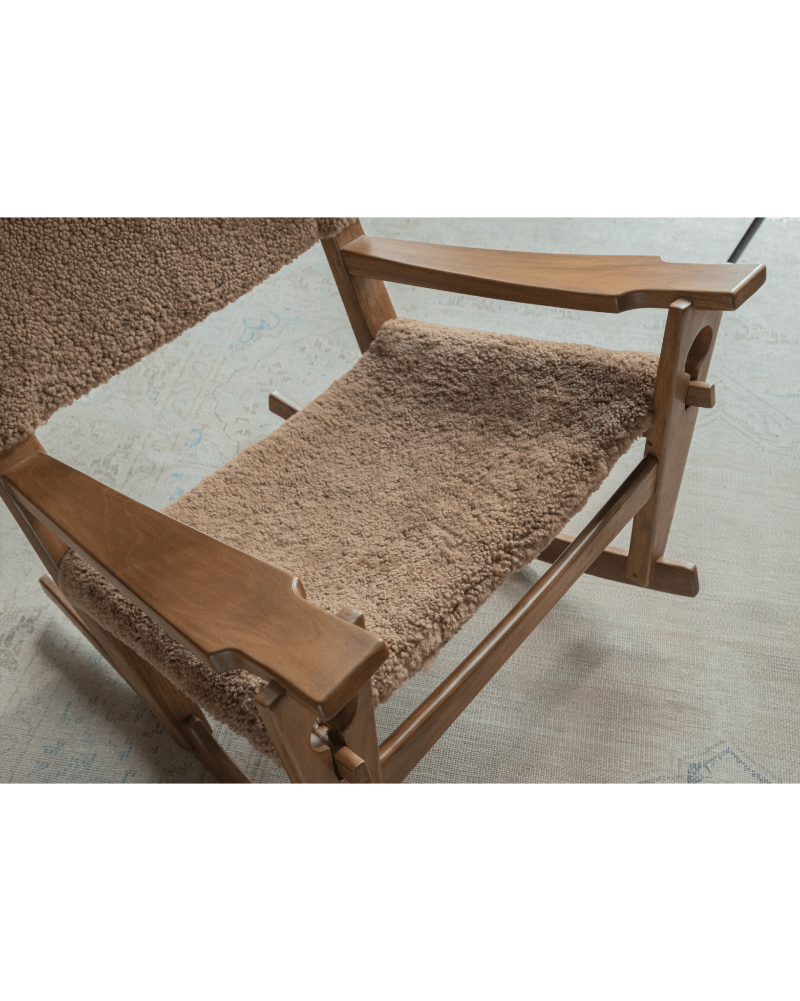 Hans Rocking Chair in Caramel Shearling with Teak Frame - Danish Design for cozy interior