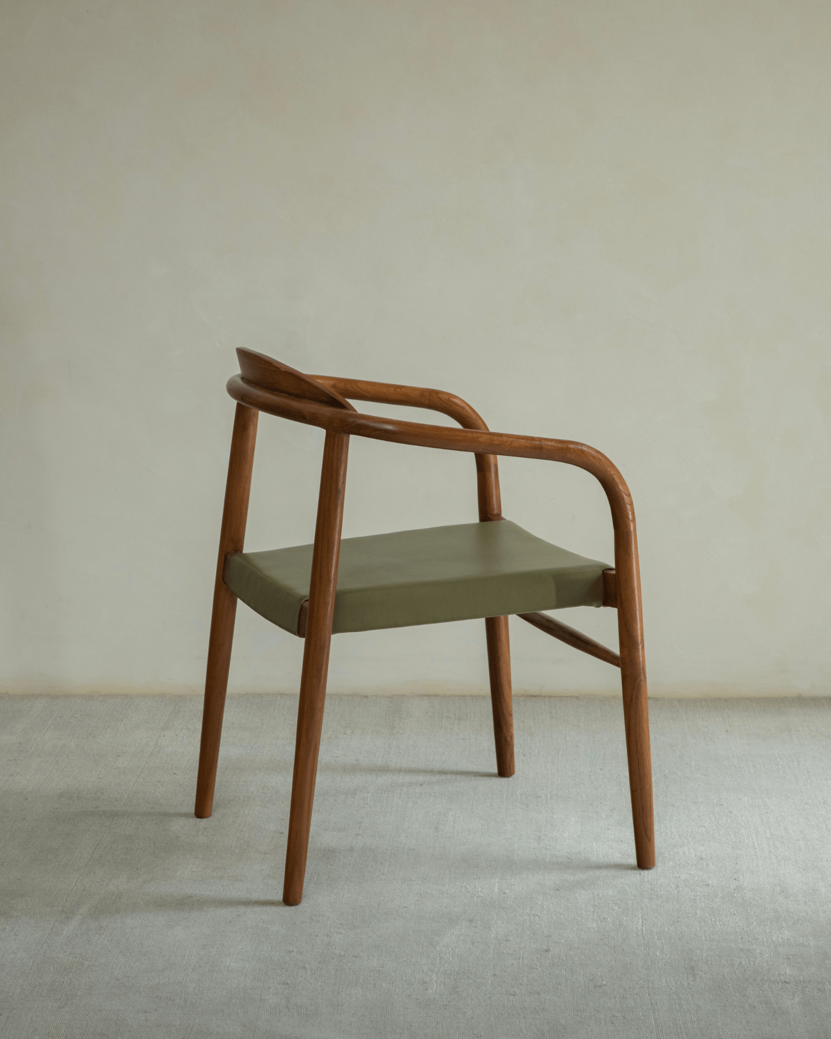 Crescent Leather Chair - ZM Home