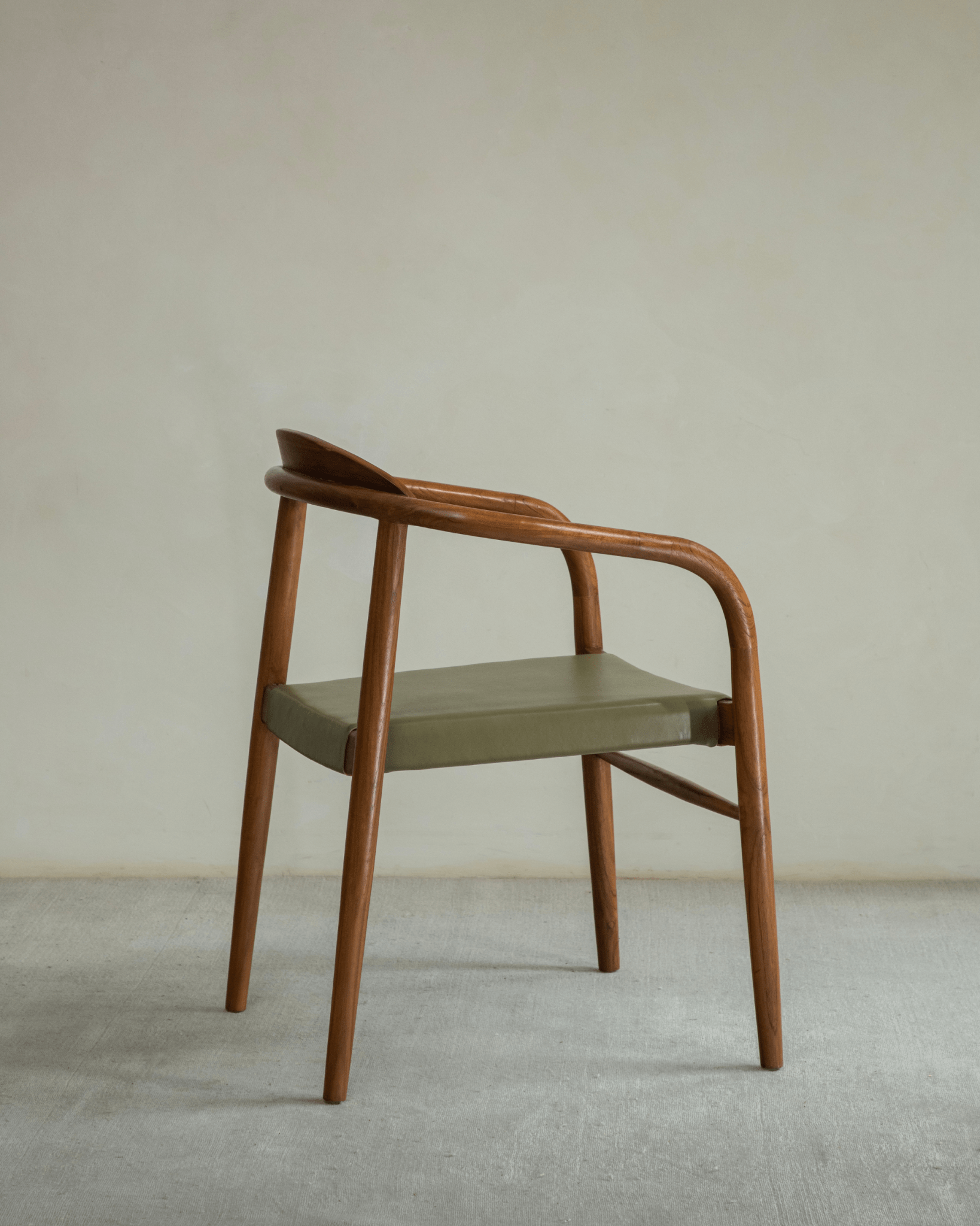 Crescent Leather Chair - ZM Home