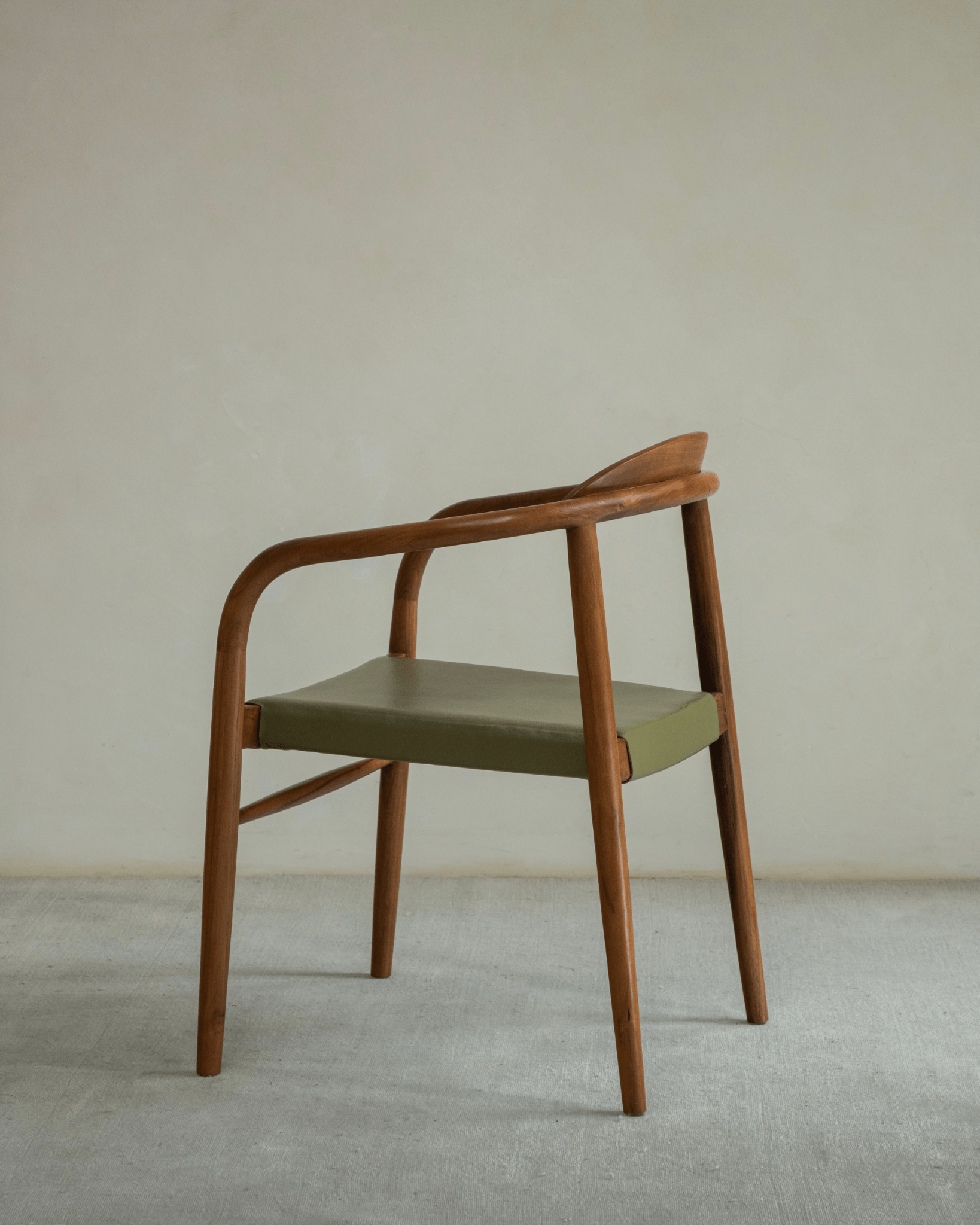Crescent Leather Chair - ZM Home