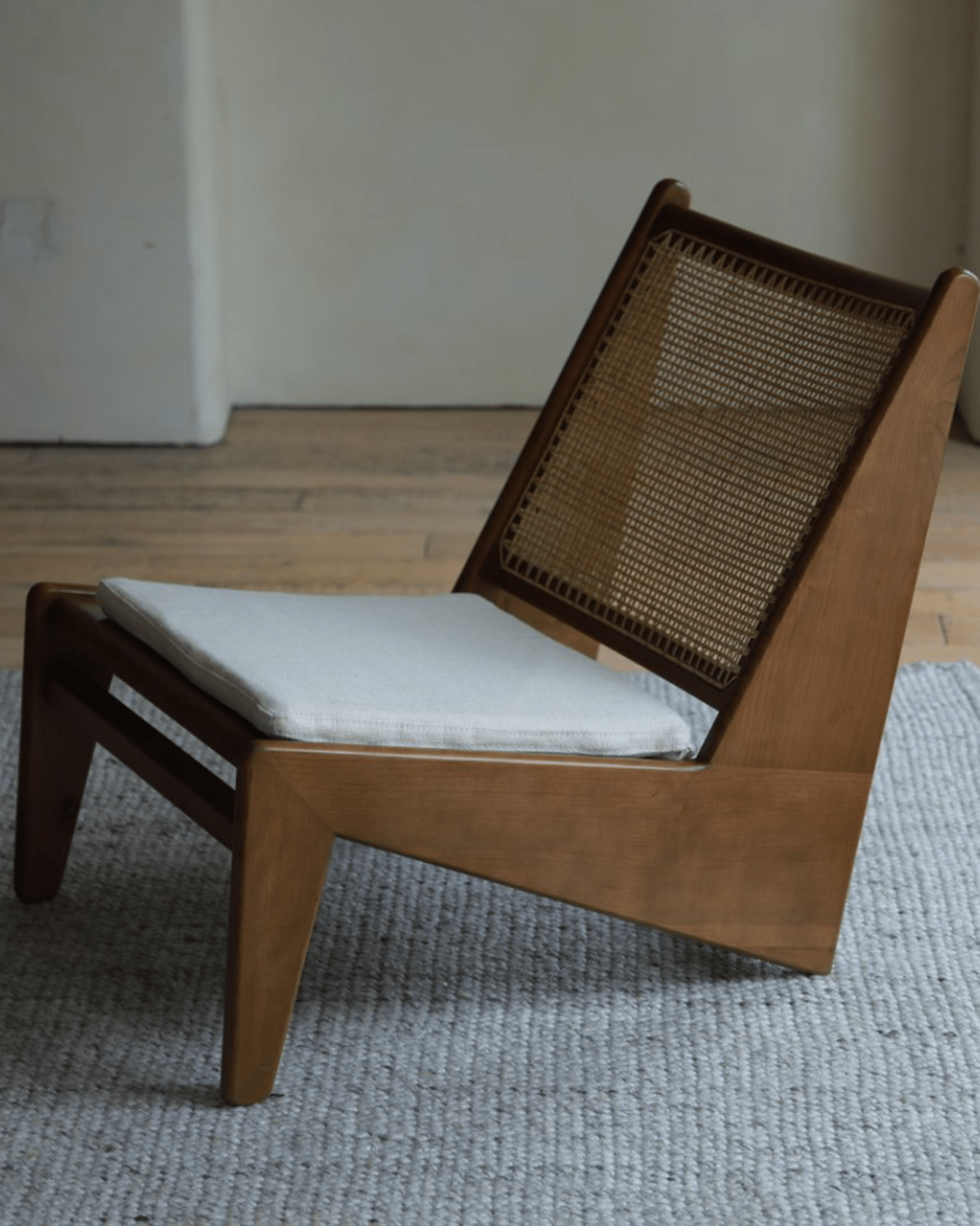 Chandigarh Kangaroo Lounge Chair - ZM Home