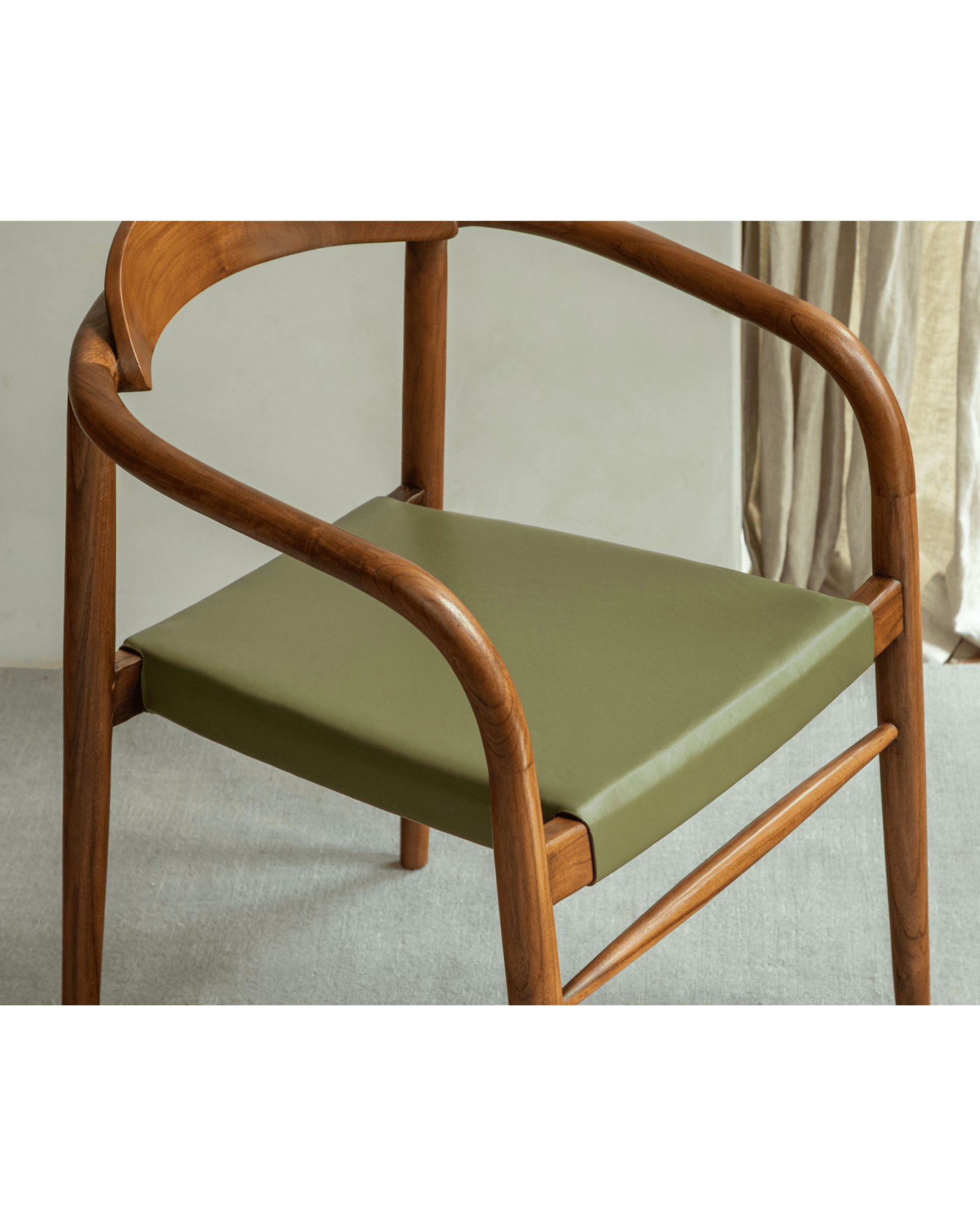 Crescent Leather Chair - ZM Home