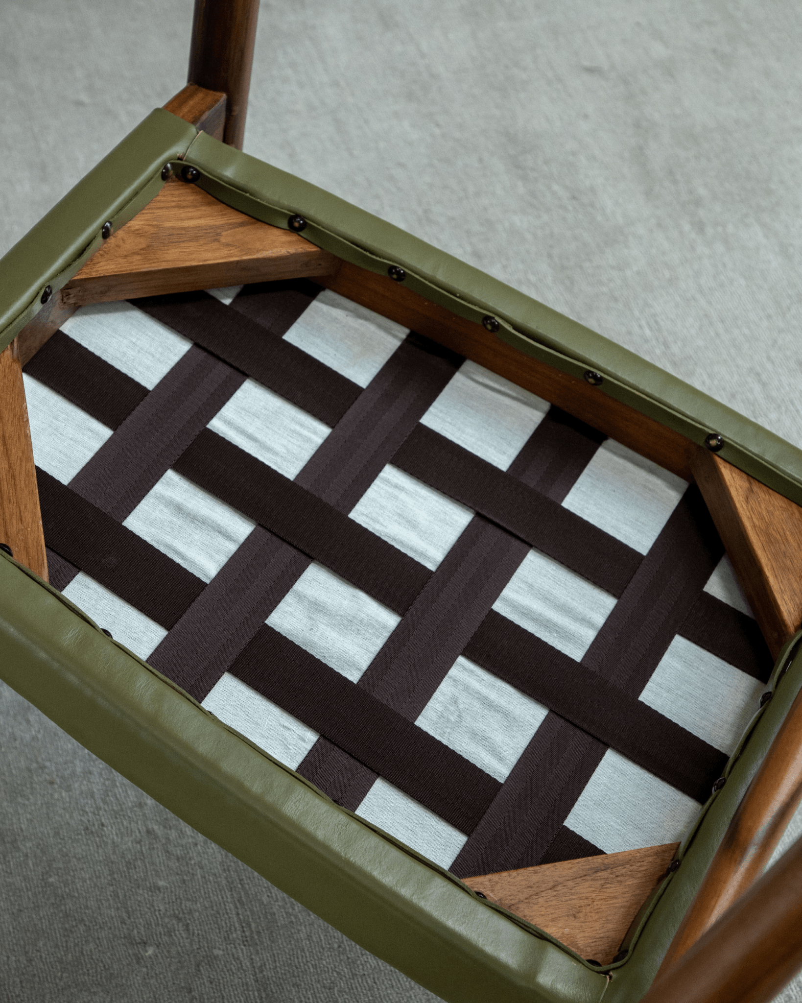 Crescent Leather Chair - ZM Home