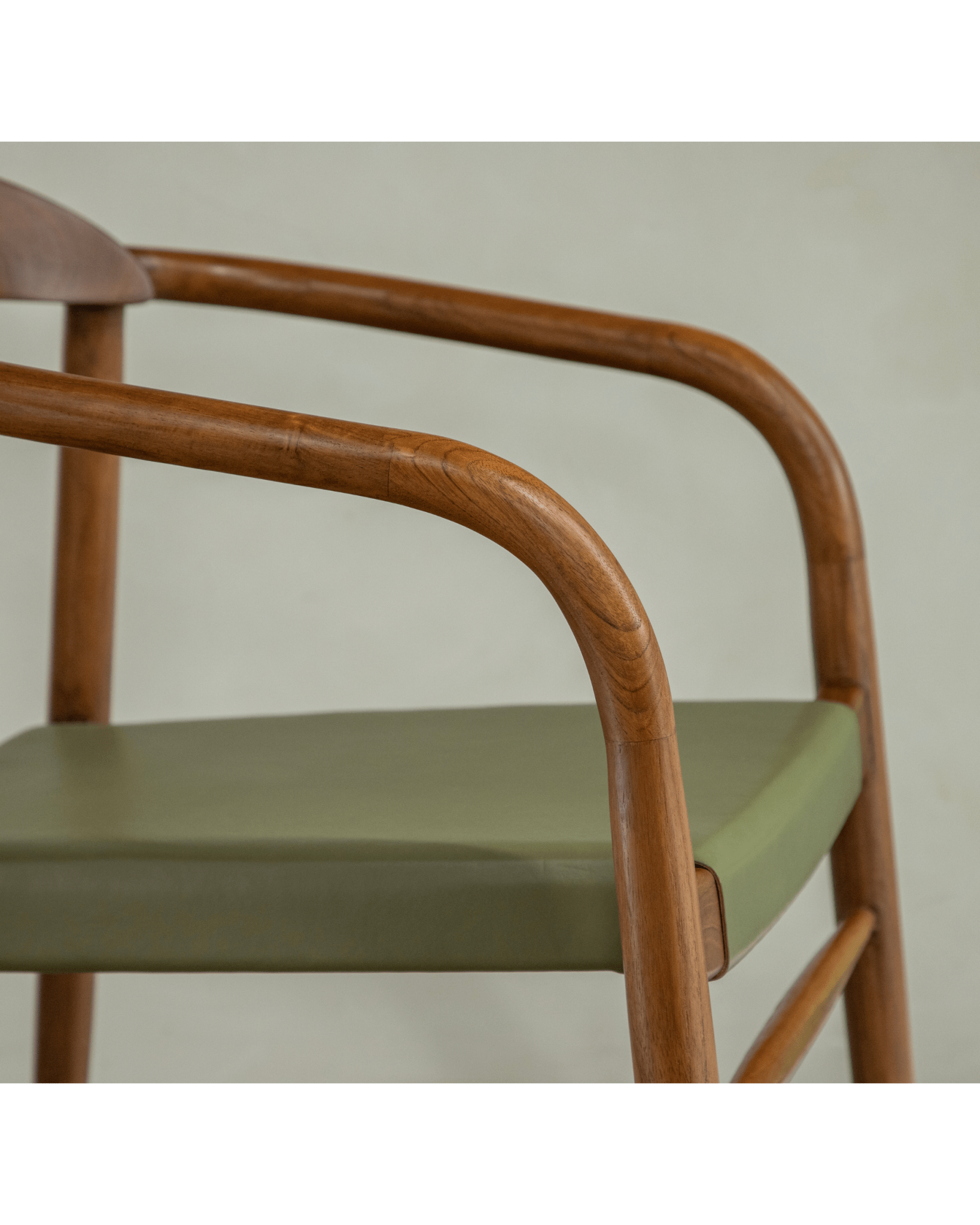 Crescent Leather Chair - ZM Home