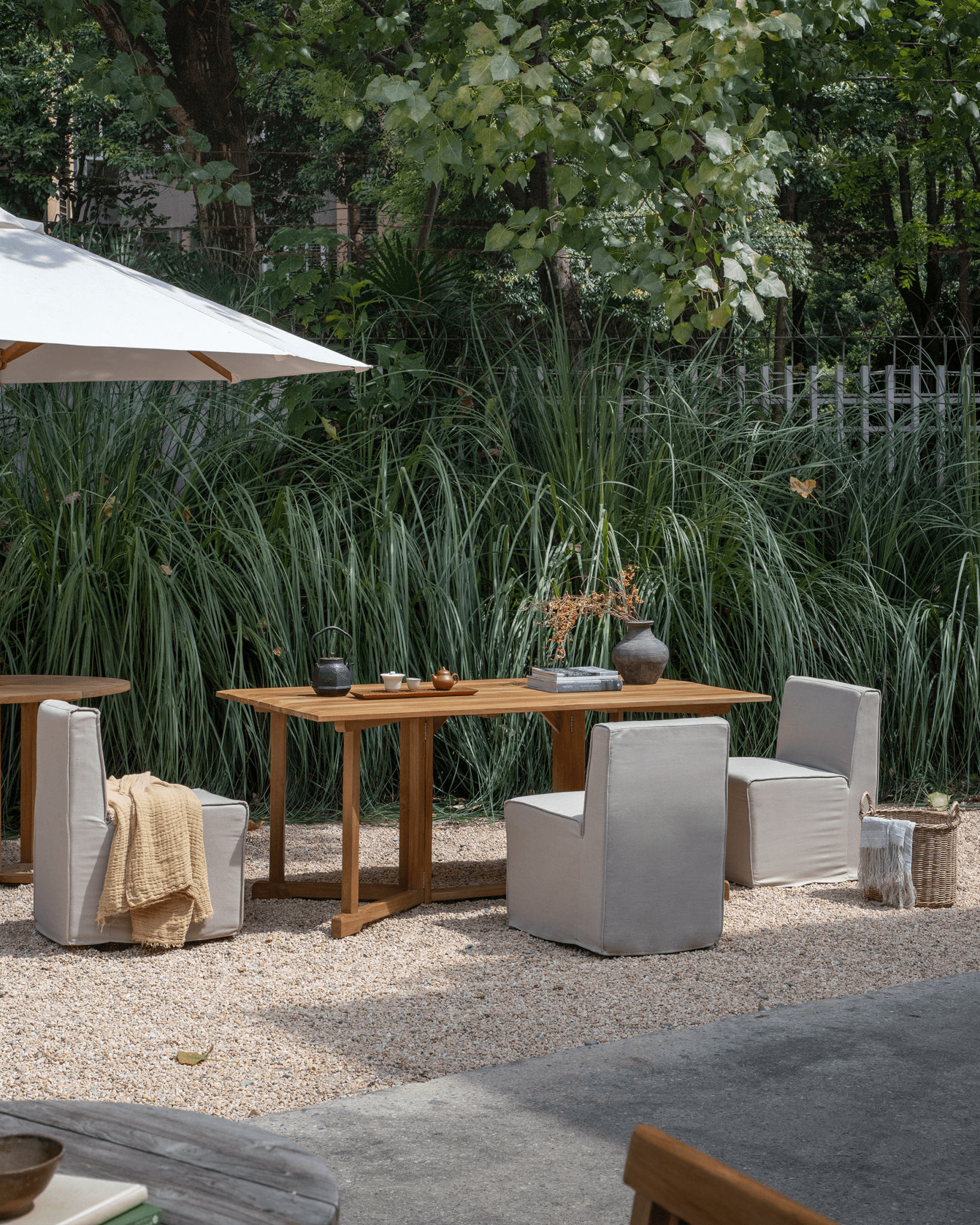 Tundra Caster Sofa Chair - ZM Home