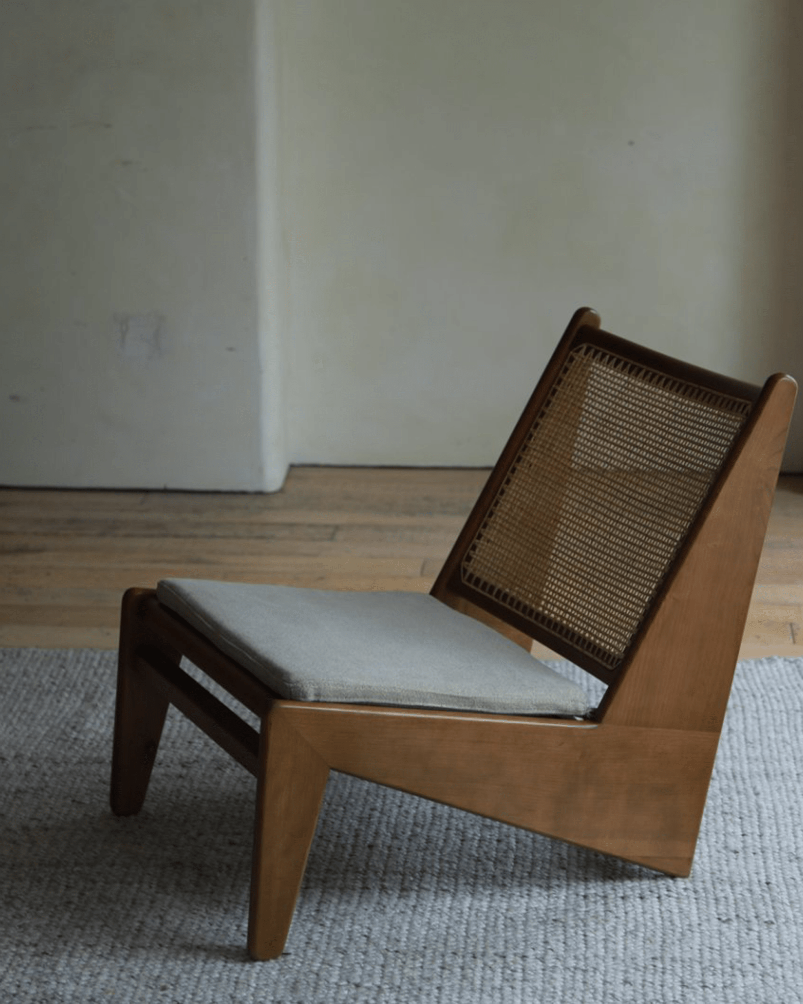 Chandigarh Kangaroo Lounge Chair - ZM Home