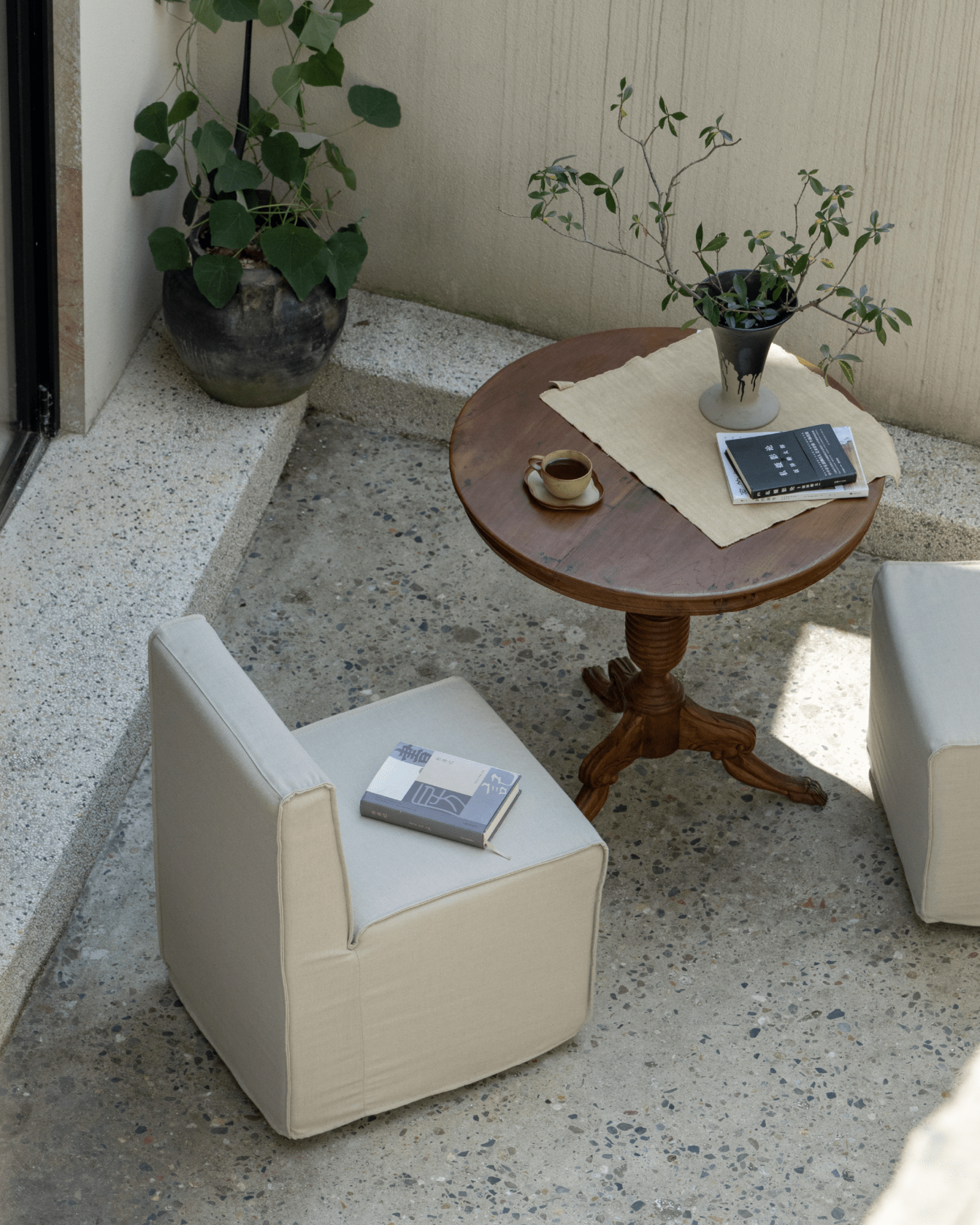Tundra Caster Sofa Chair - ZM Home