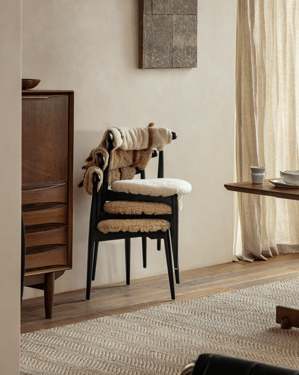 Heart Dining Chair in black with shearling fabric, stylish Danish design