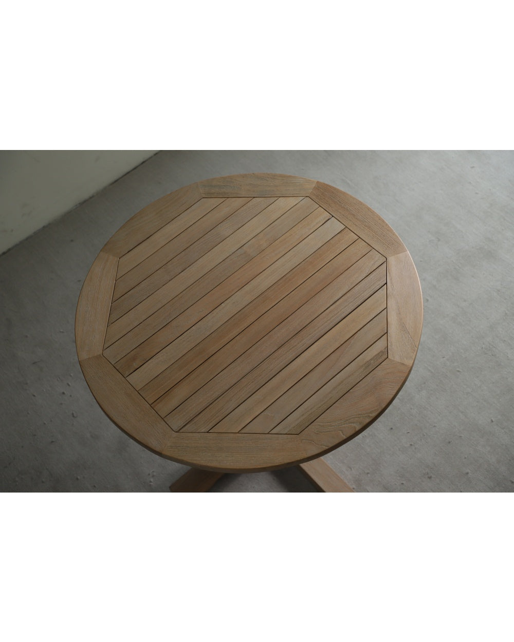 Ruby Outdoor Round Table