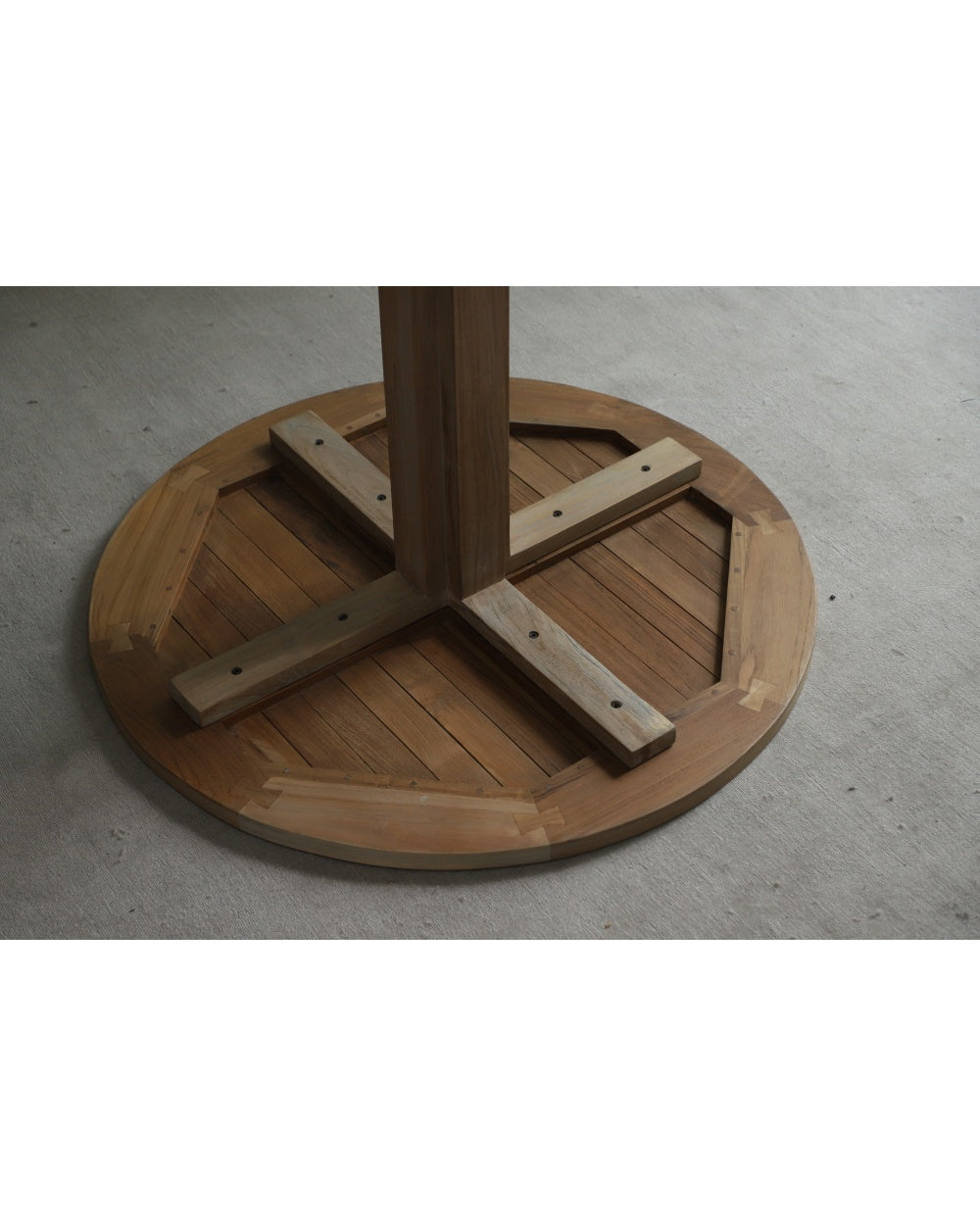 Ruby Outdoor Round Table