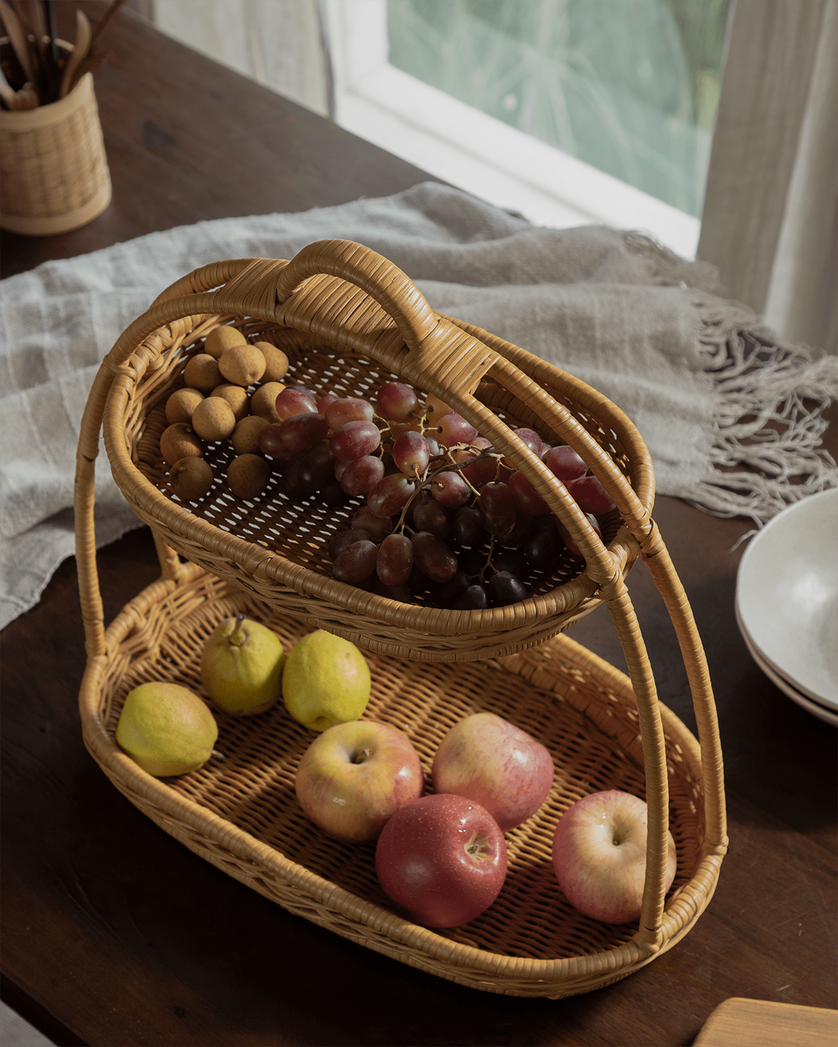 Beatrice Stand woven rattan double-layer serving tray