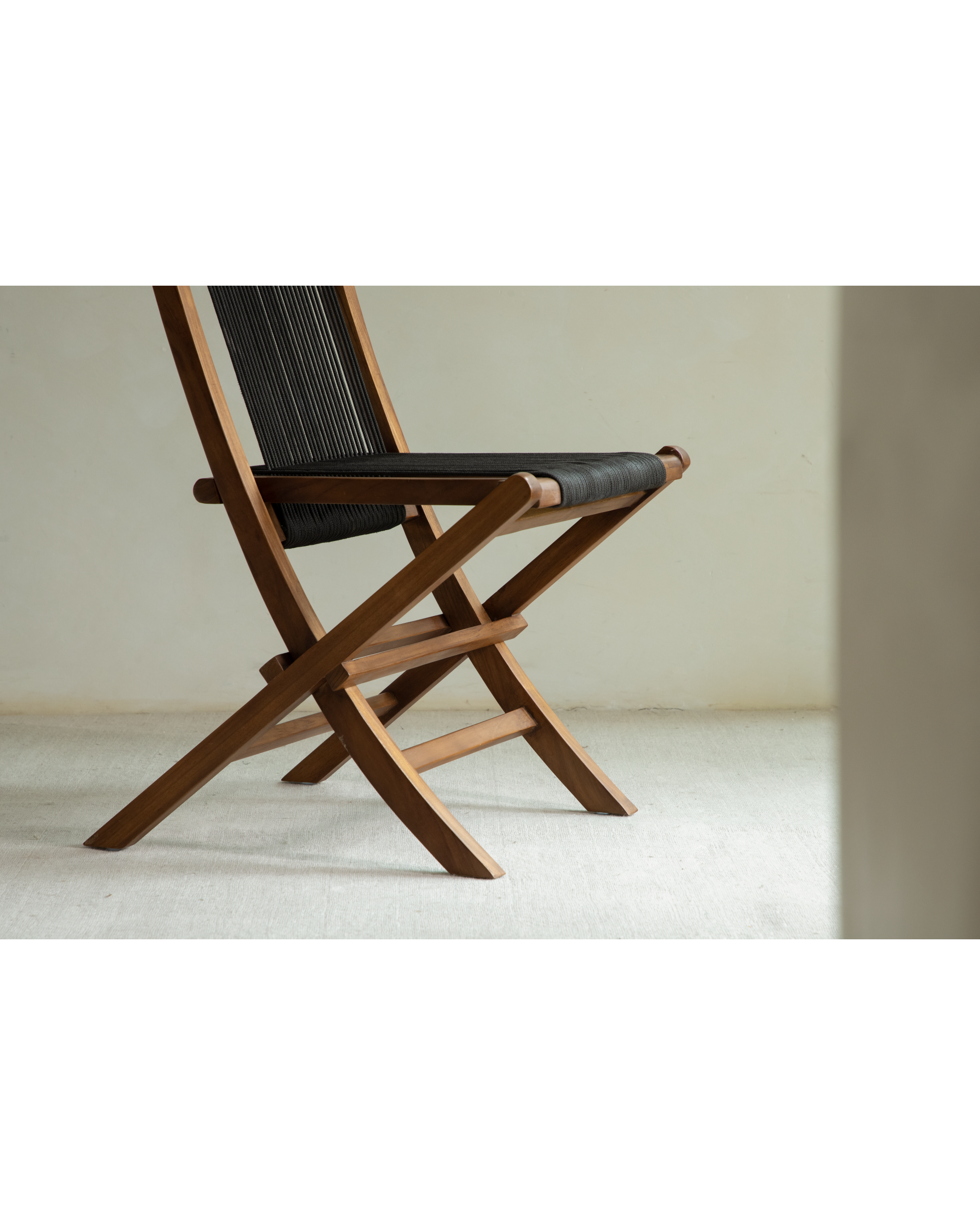 Elias Folding Chair