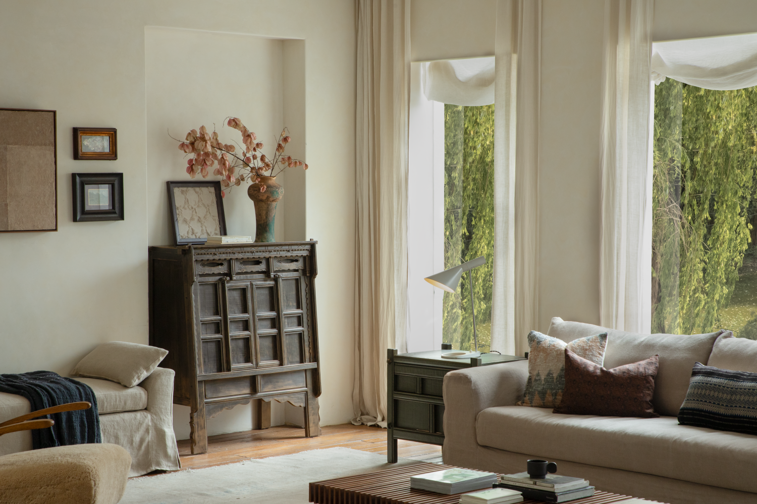 Chinese Vintage Cabinet