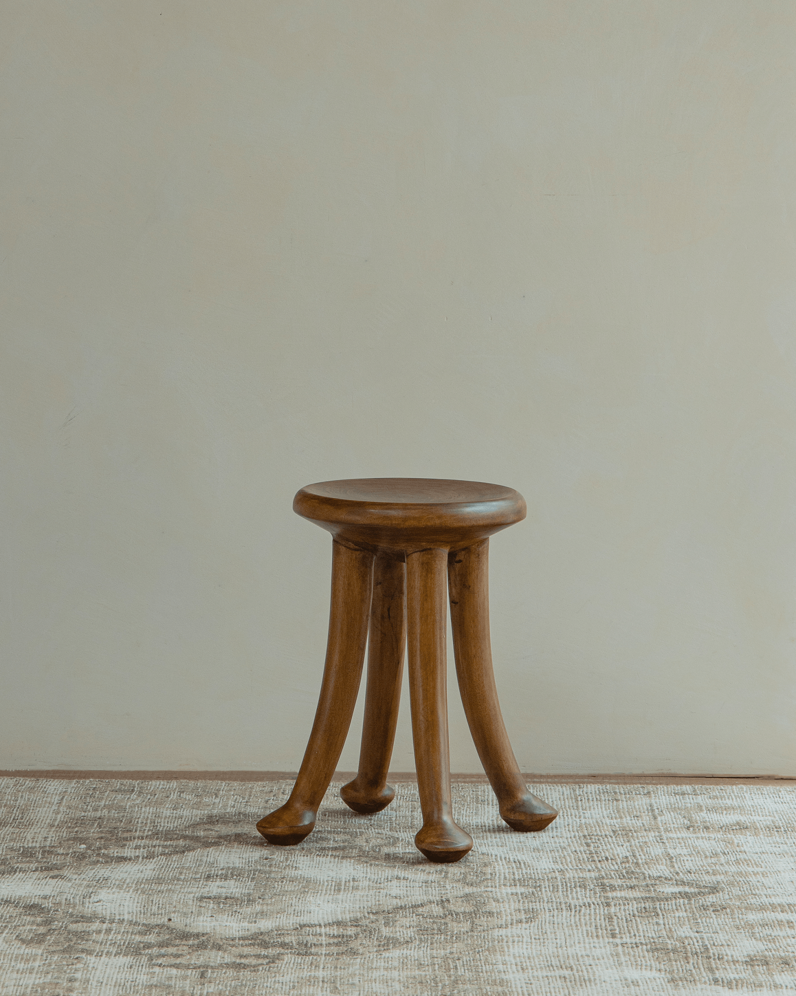 Sploot Stool, wooden stool with three legs, Samanea saman material, natural color