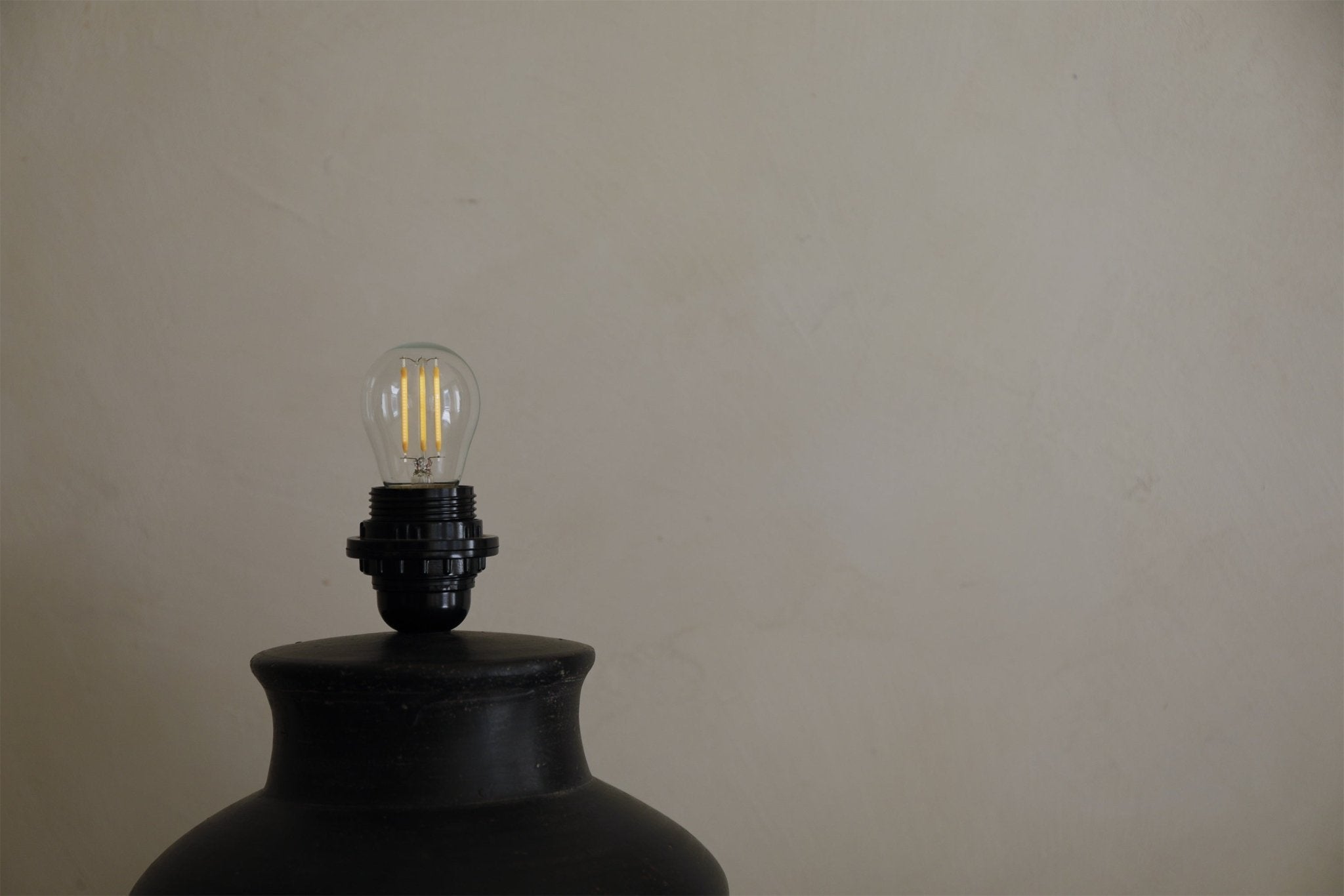 Black short neck lamp with light bulb - Clay base lamp for sale
