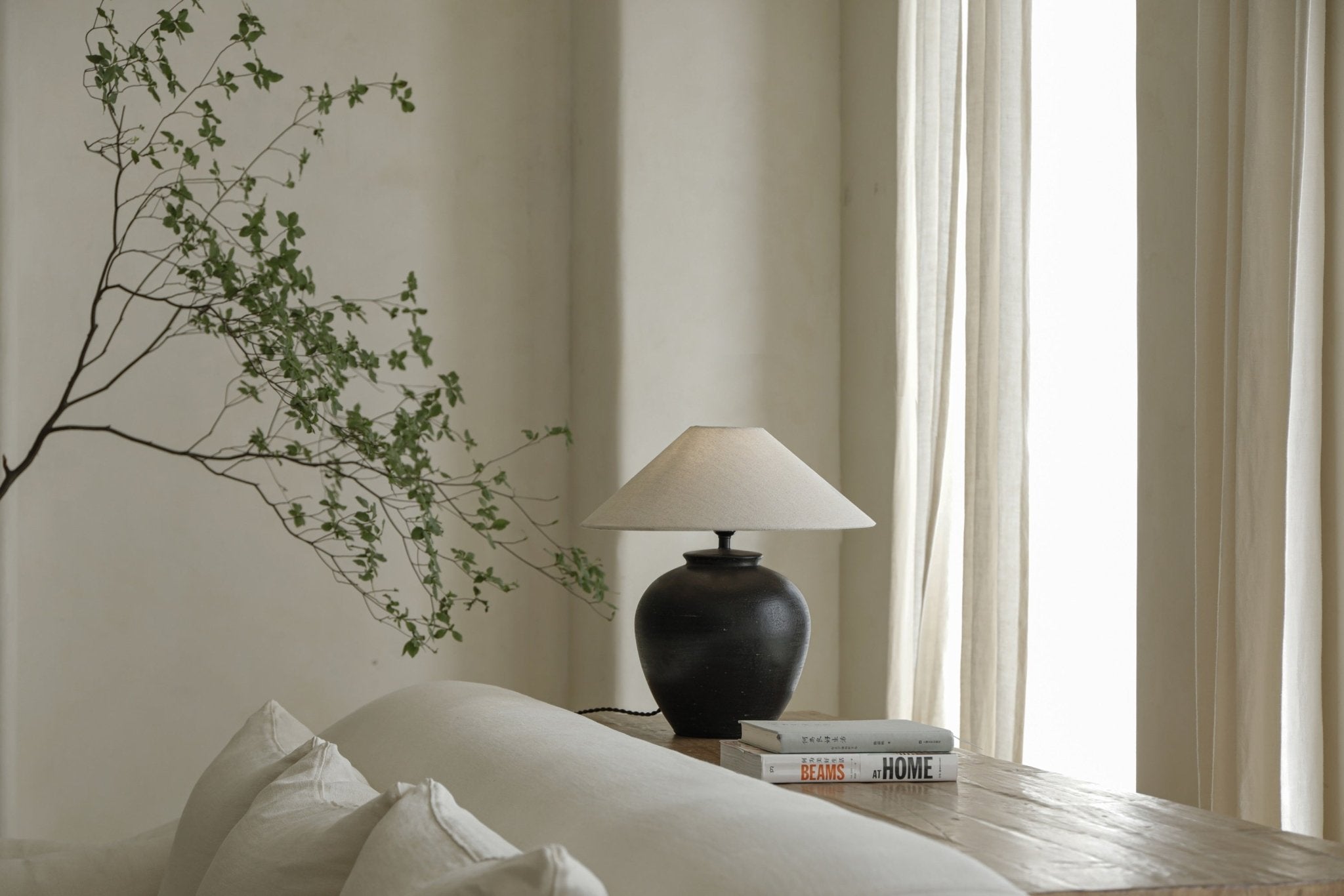 Black clay Egg Lamp with white lampshade, interior decor, BEAMS AT HOME book, modern design