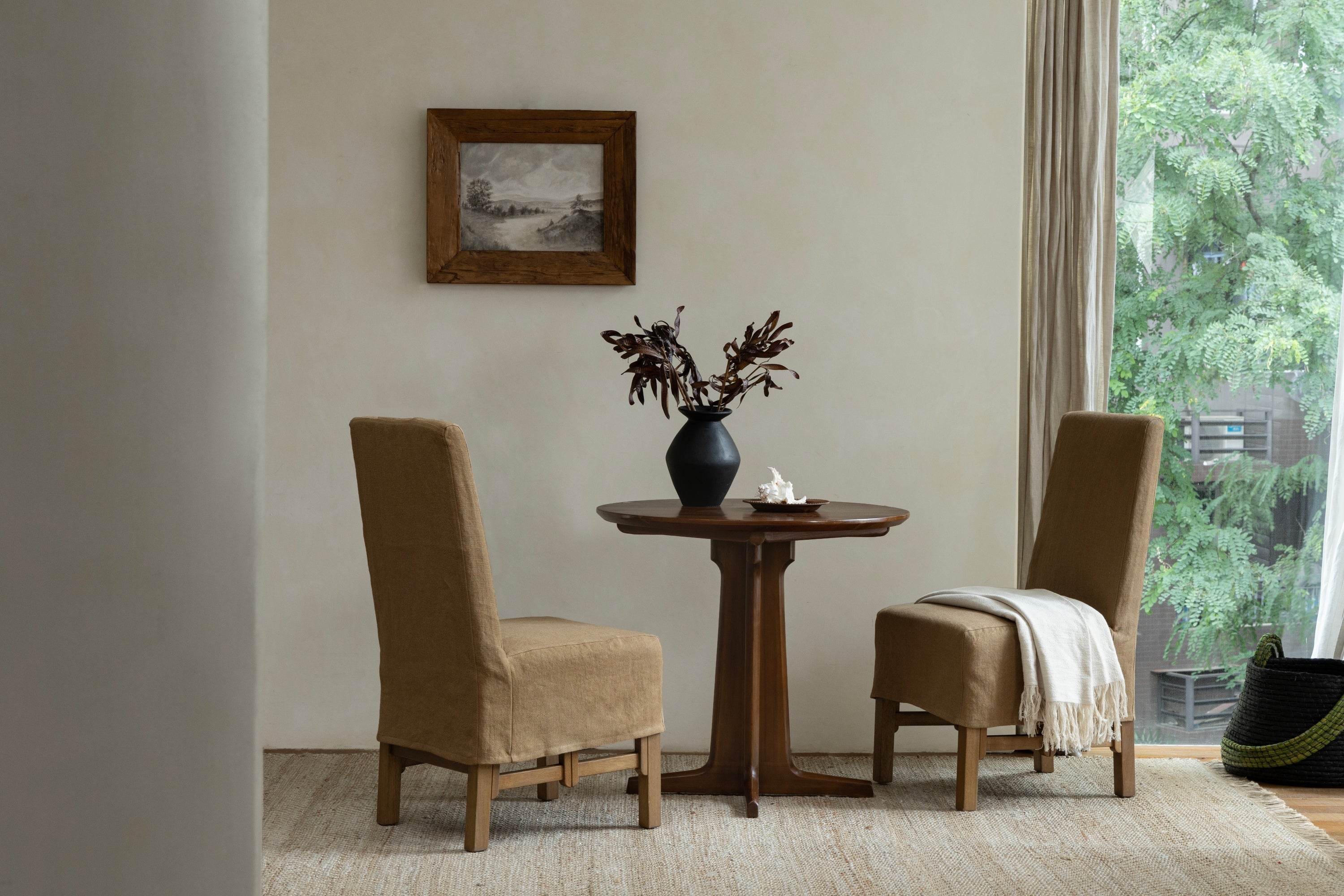 How Do You Mix and Match Dining Chairs Without It Looking Messy?