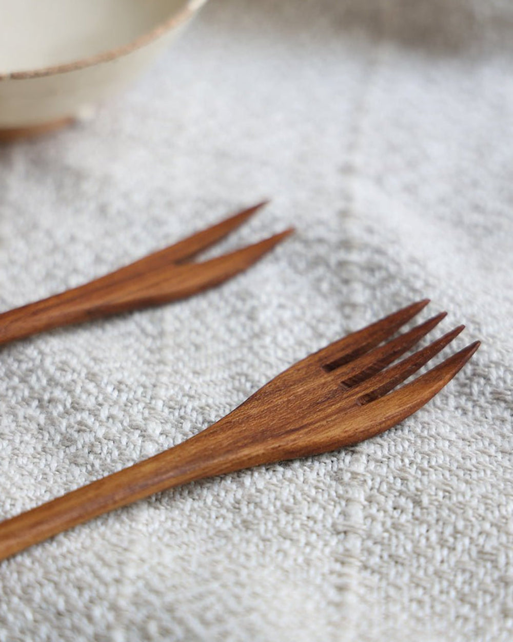 Wooden forks set, wood grain, natural and elegant design. MIN JI product