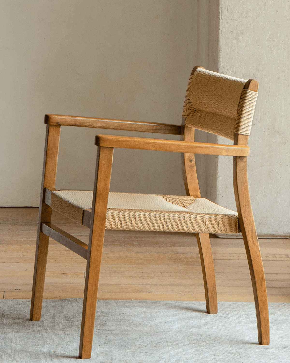 Reed Chair in Teak and Woven Materials, a Stylish and Comfortable Seating Option for Living Spaces