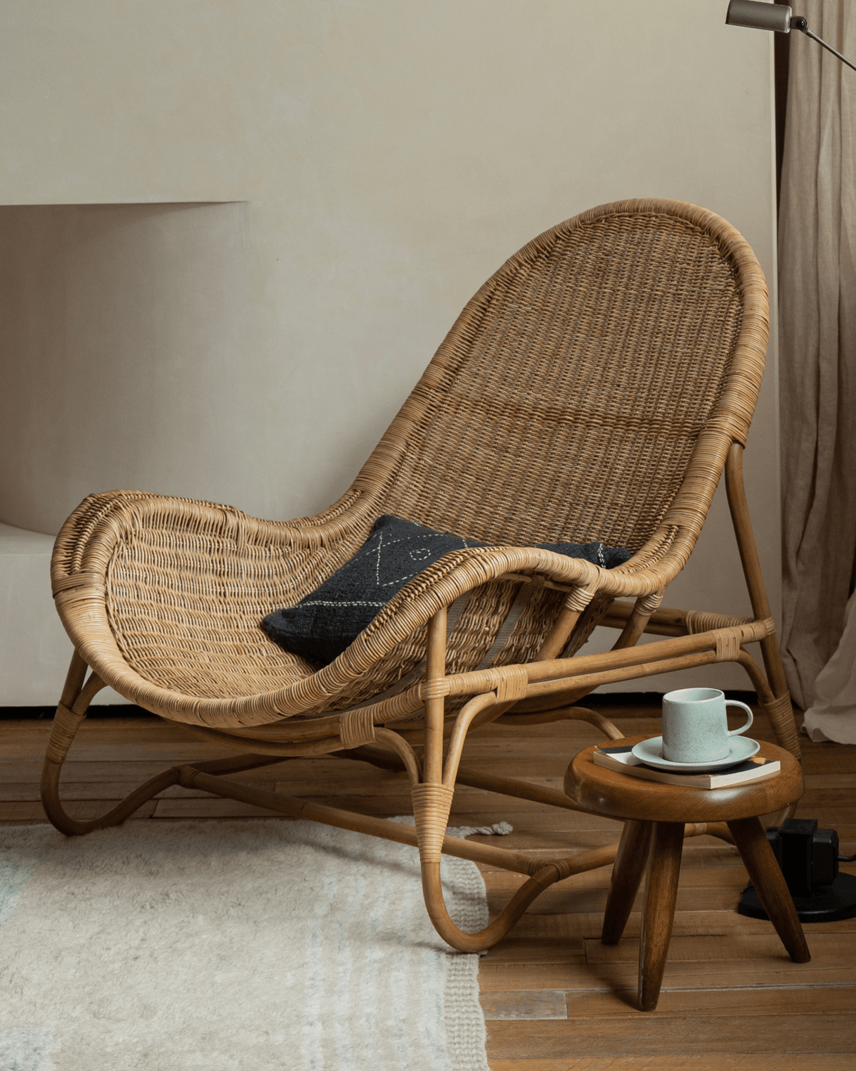 Rattan Lounge Chair | Mid-Century Embrace Design - ZM Home