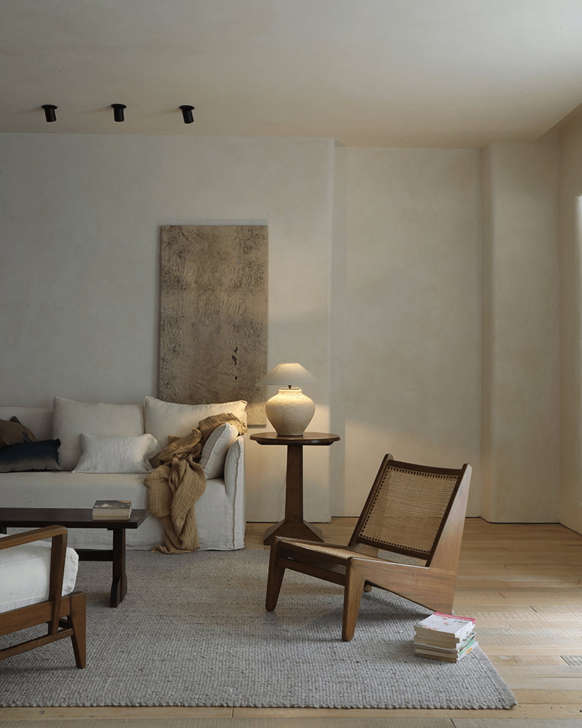 Chandigarh Kangaroo Lounge Chair - ZM Home