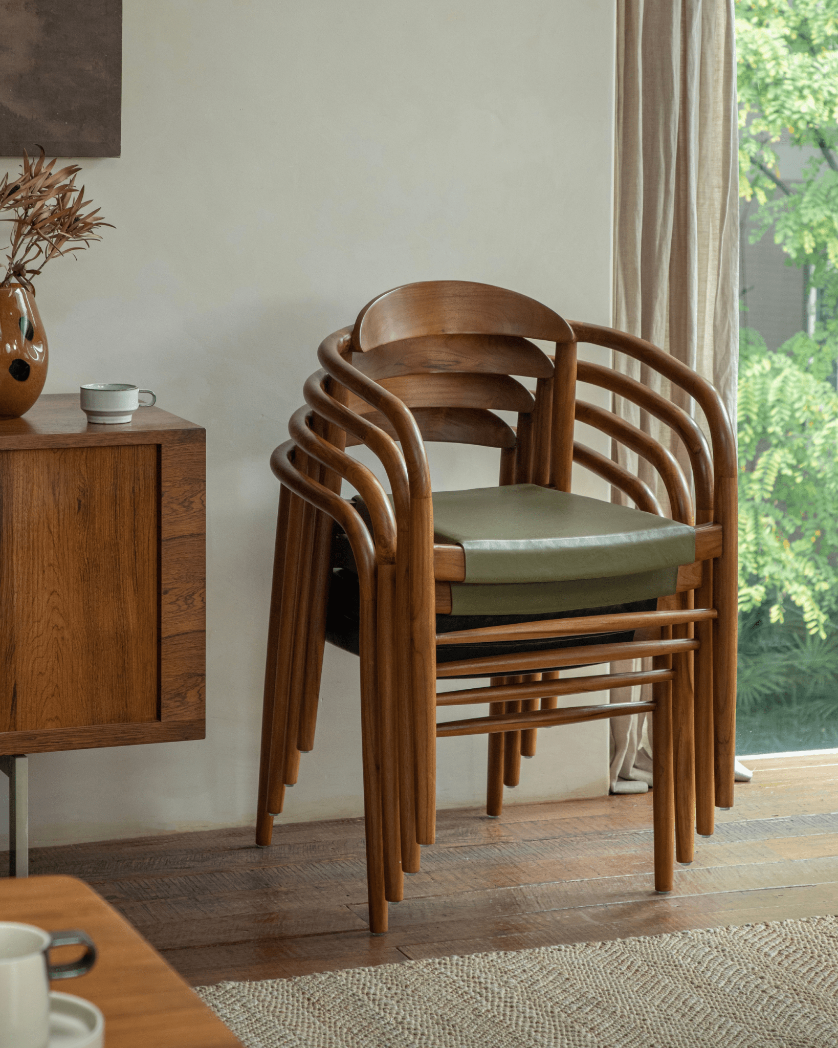 Crescent Leather Chair - ZM Home