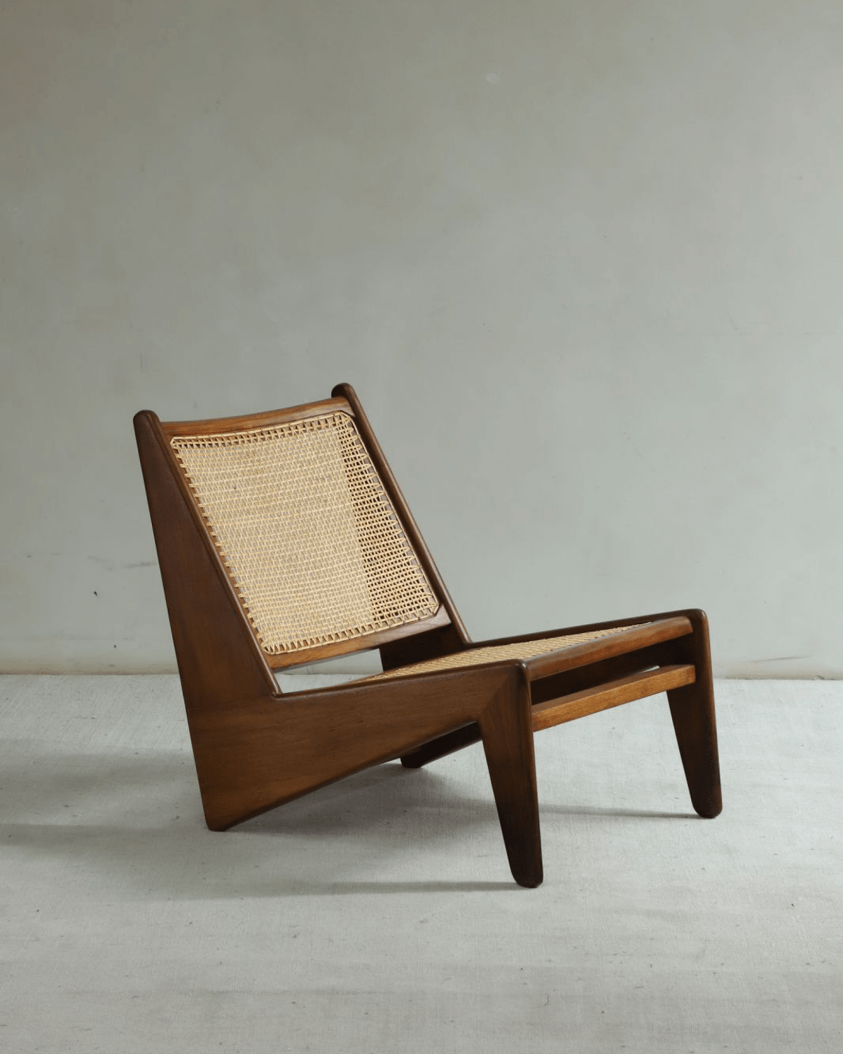 Chandigarh Kangaroo Lounge Chair - ZM Home