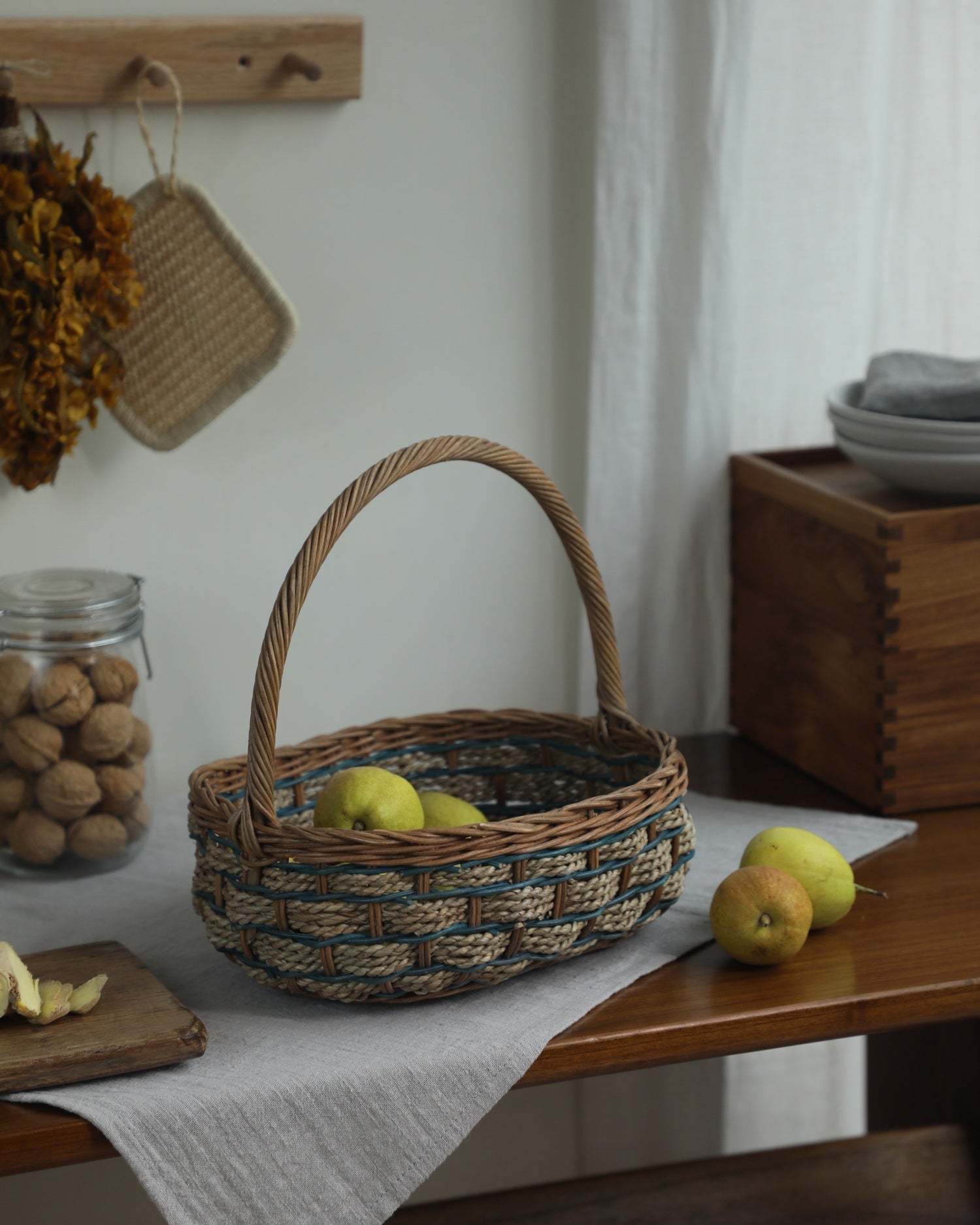 Viney Tote Basket