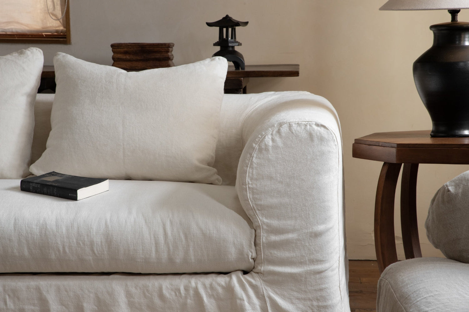 Charlotte Sofa - ZM Home