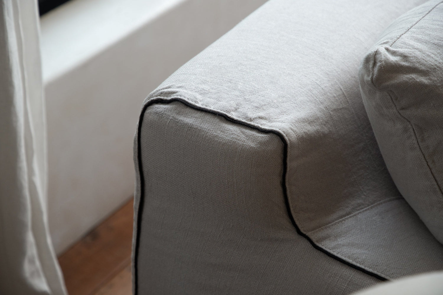 Noa Sectional Sofa - ZM Home