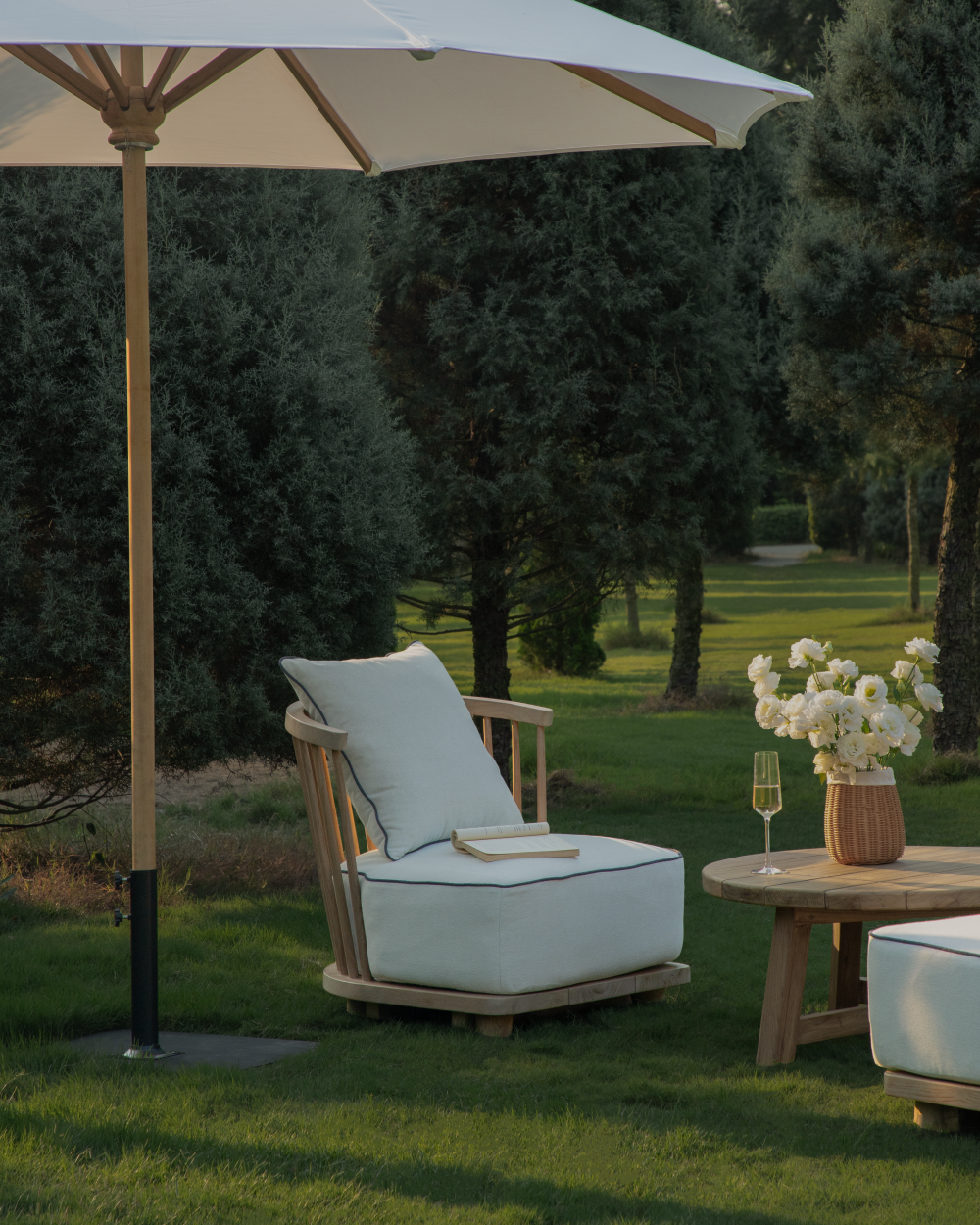 Riven Outdoor Lounge Chair