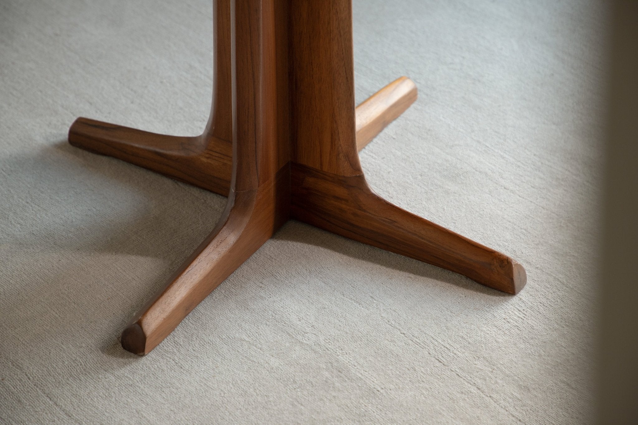 X Table - ZM Home
