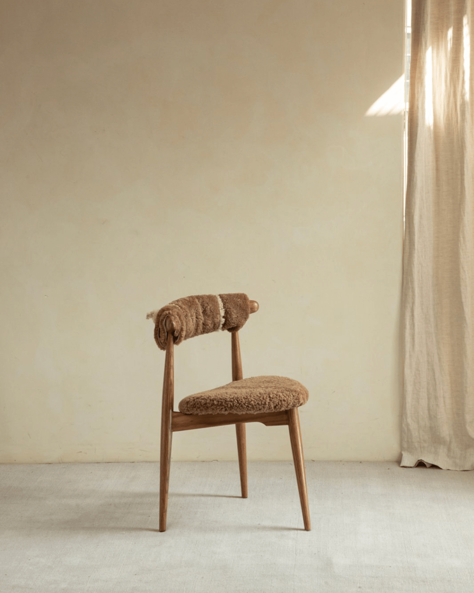 Heart Dining Chair with shearling upholstery and oak wood frame, Danish design for vintage decor