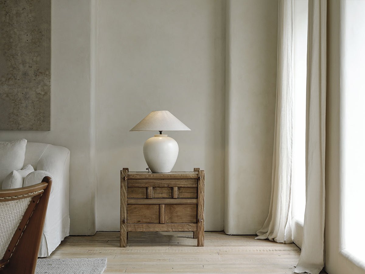 Treasure Nightstand with lamp, solid wood, mortise and tenon construction, vintage design